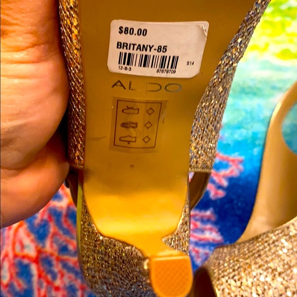 Heels - Picture 4 of 4